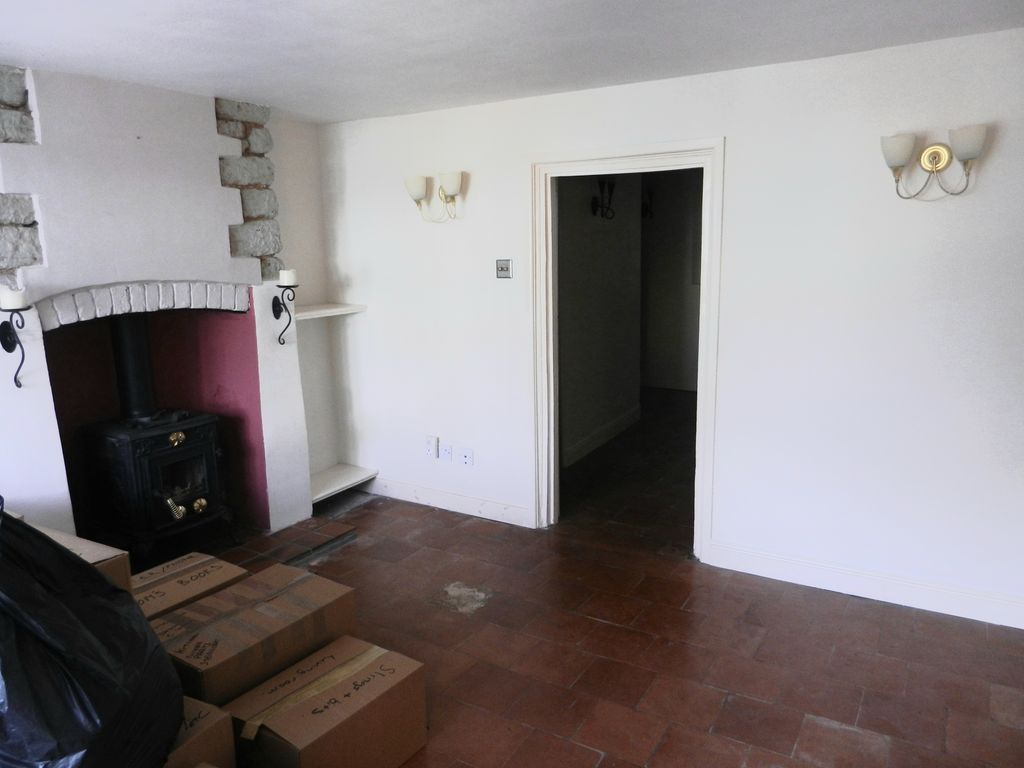 Property photo 2 of 8 Living Room