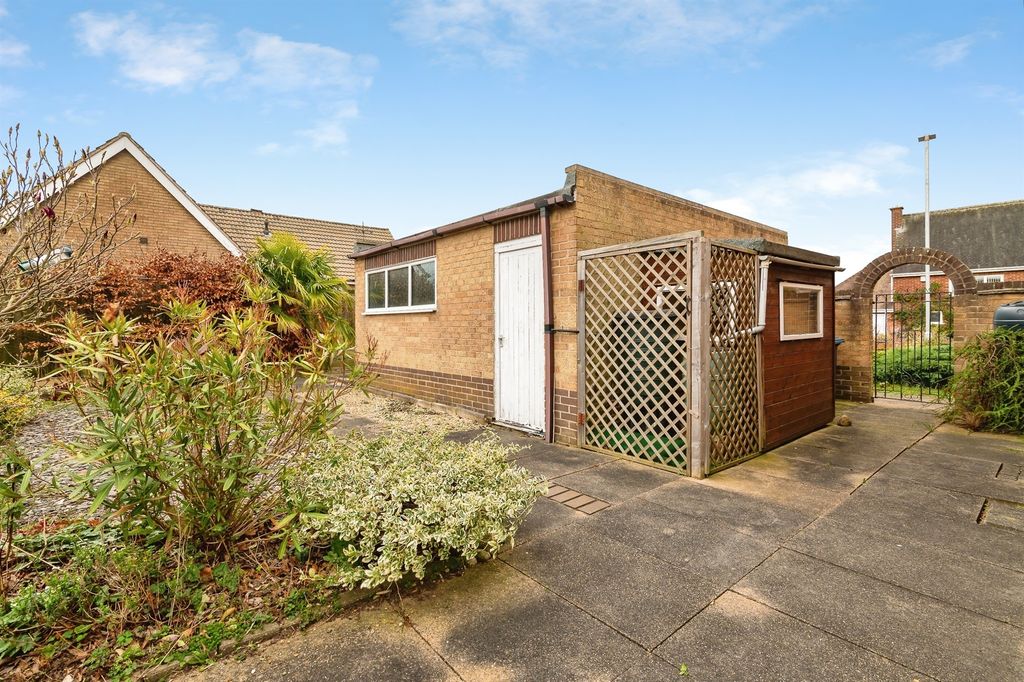 Property photo 2 of 19