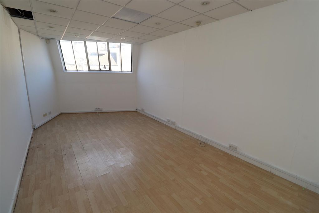 Property photo 2 of 6 Img_1957.Jpg