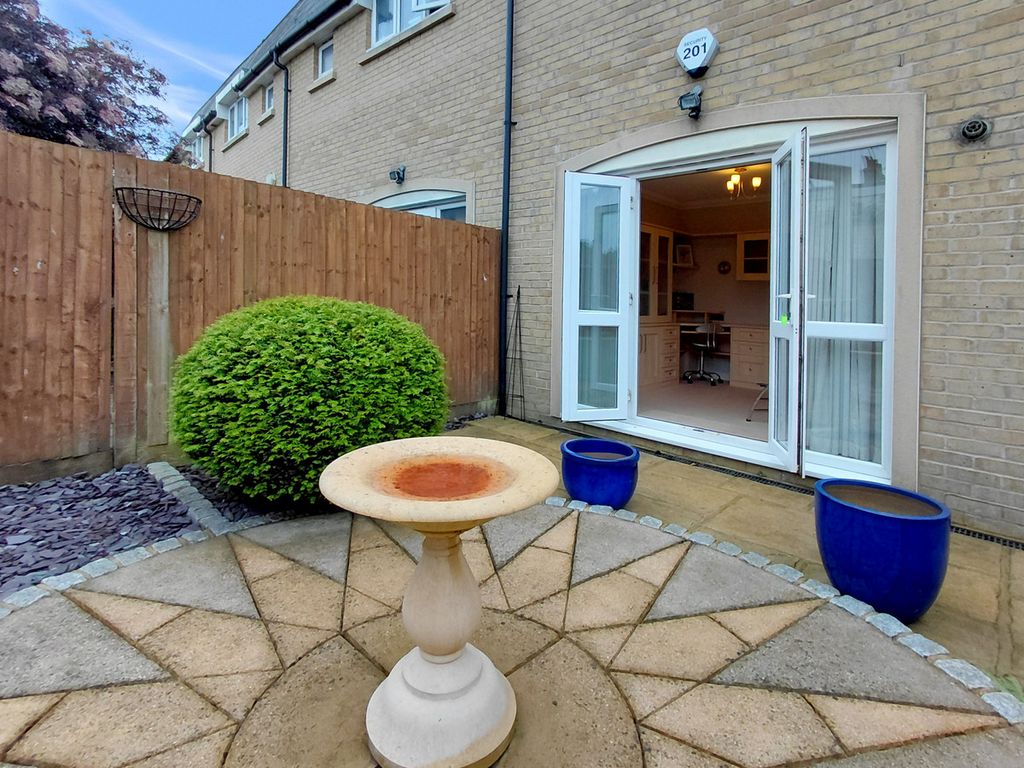 Property photo 2 of 21