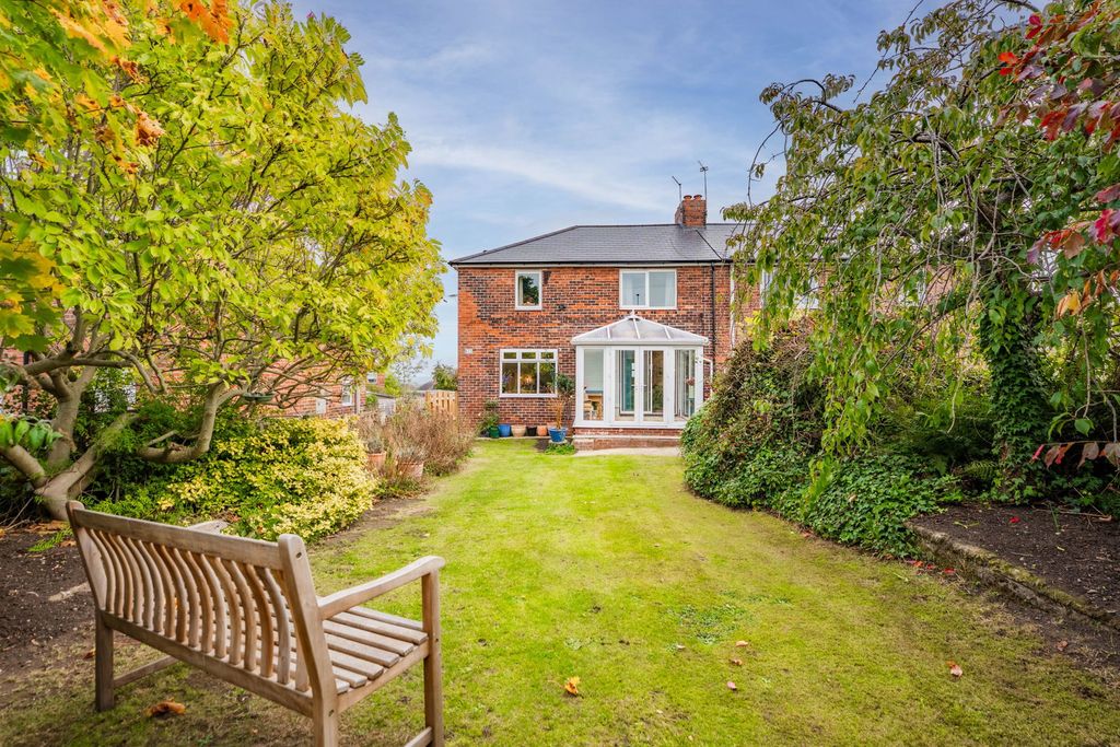 Property photo 1 of 30