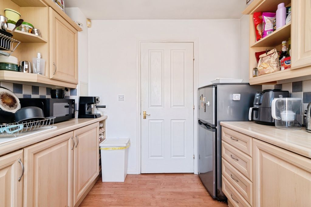 Property photo 3 of 18 Pbox-Img.Jpg