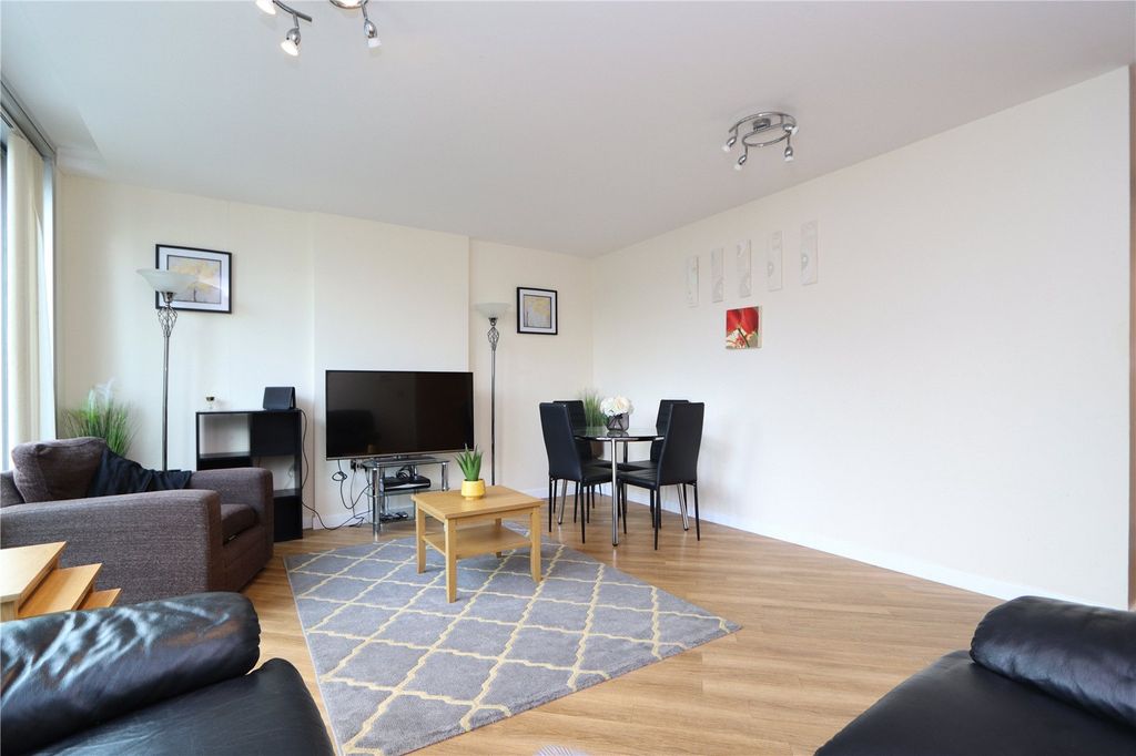 Property photo 3 of 12 Picture No. 04