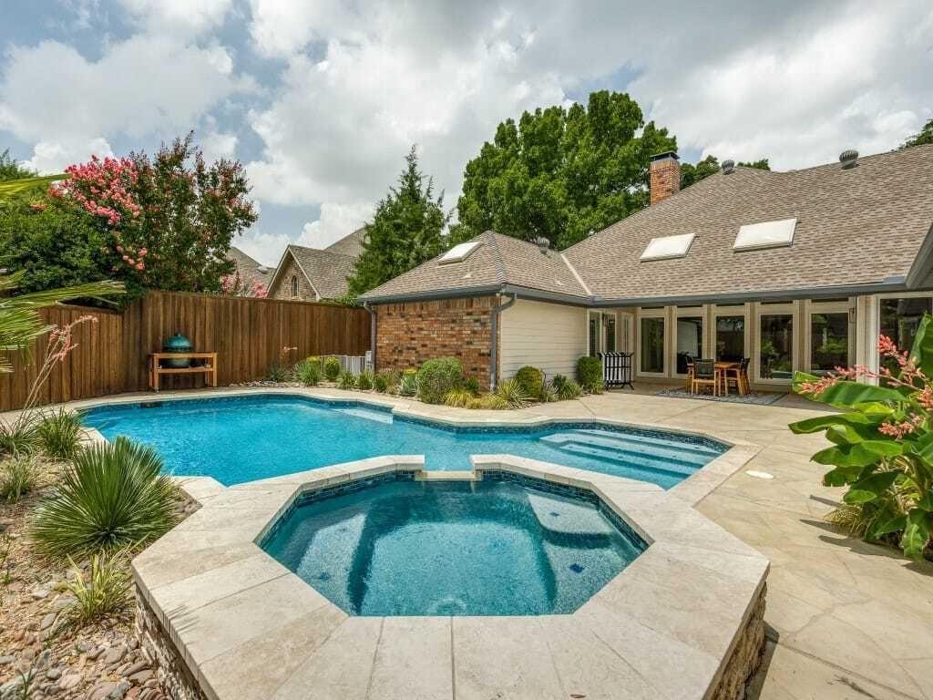 Property photo 1 of 25