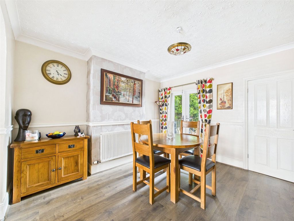 Property photo 3 of 16 Picture No. 11