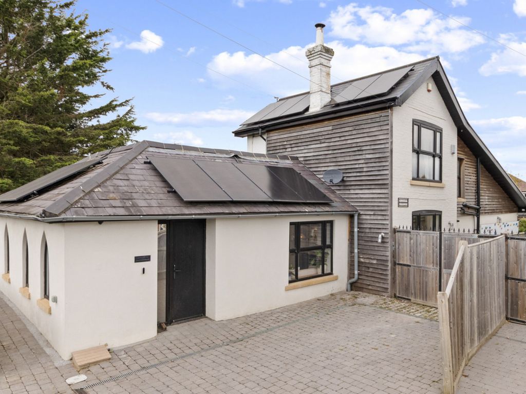 Property photo 3 of 27