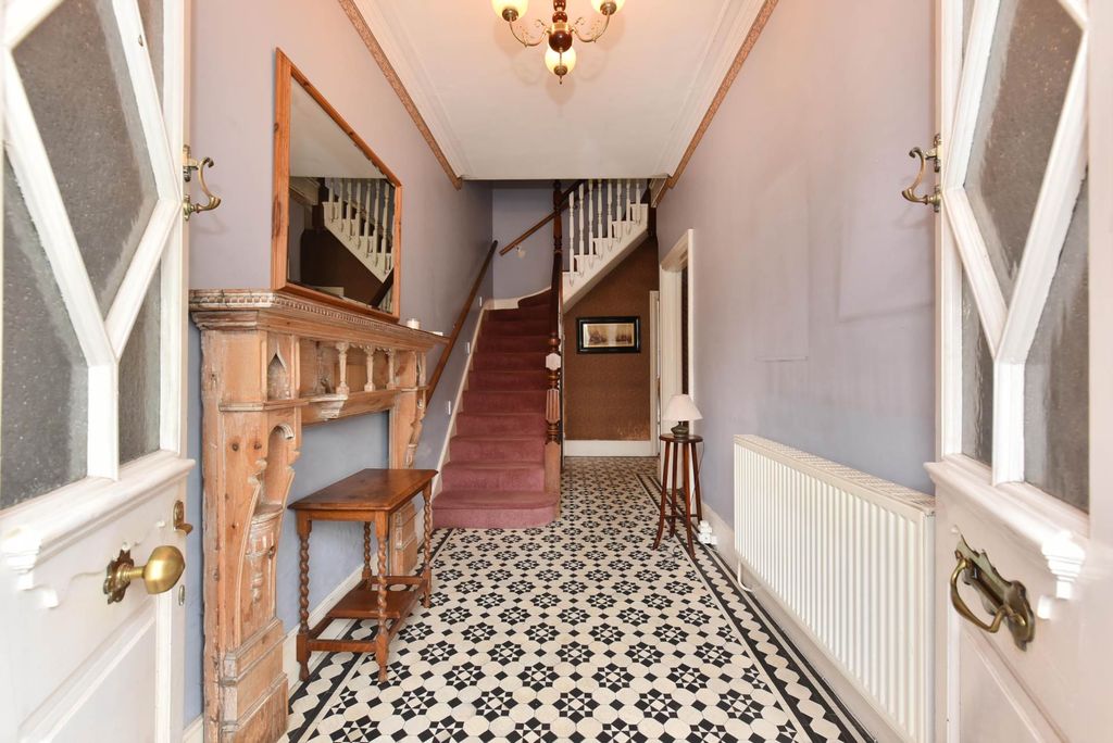 Property photo 3 of 21