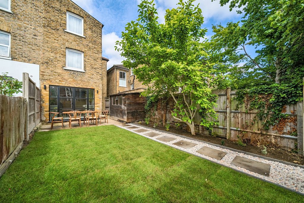Property photo 3 of 26 4