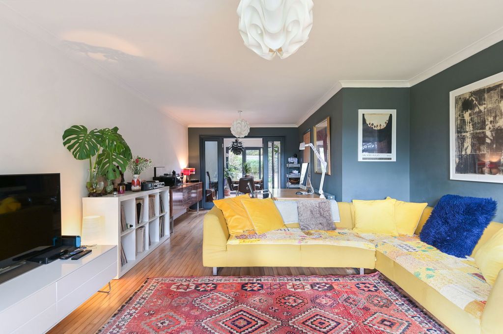 Property photo 3 of 25