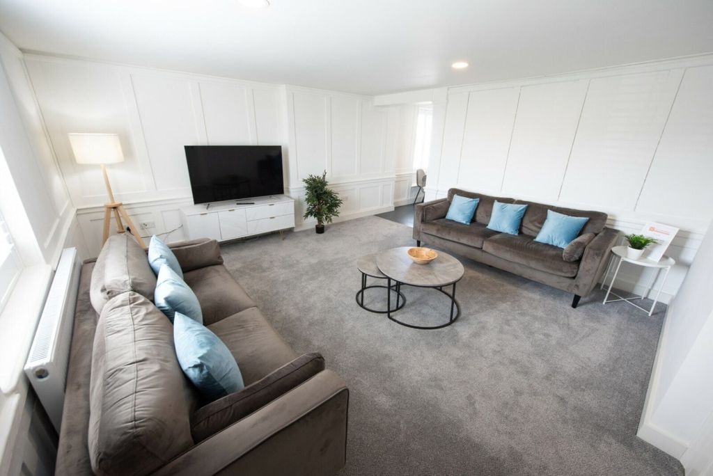 Property photo 1 of 11 3765290