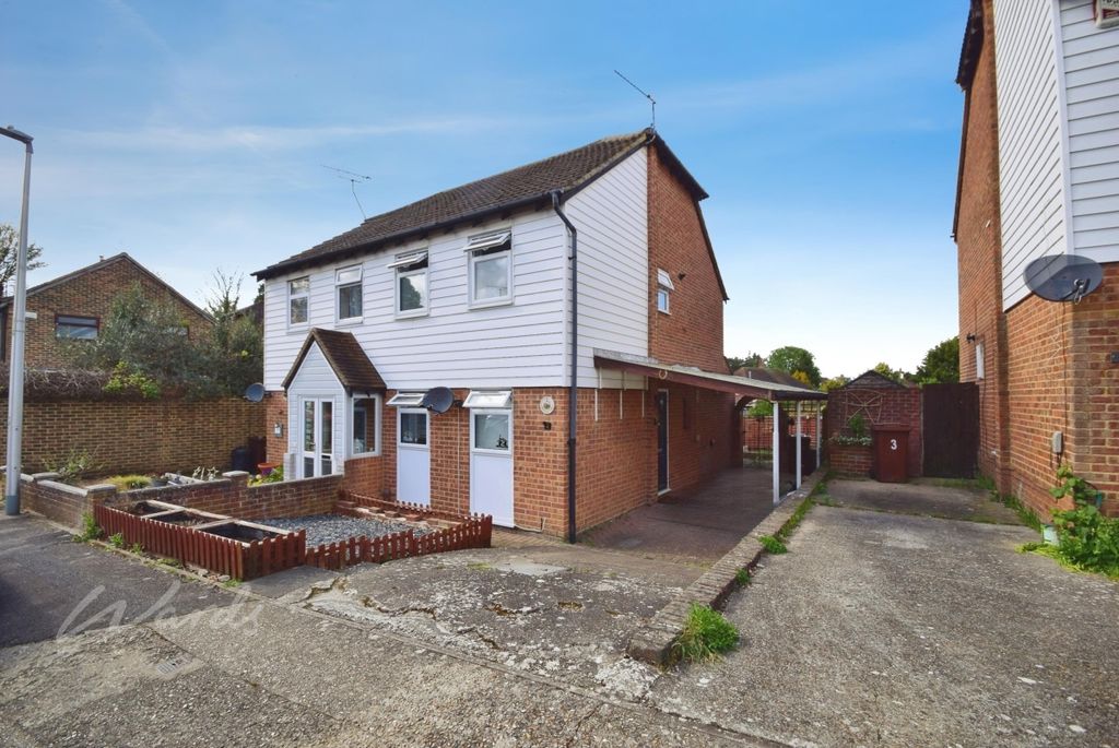 Property photo 1 of 10 Brenchley Front