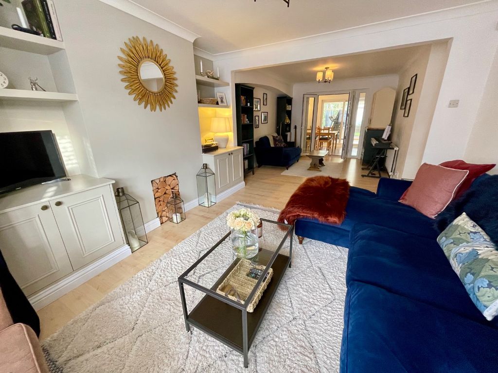 Property photo 3 of 19 4818284