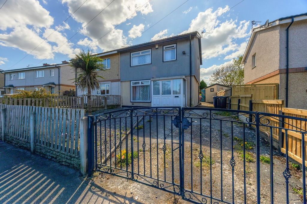 Property photo 1 of 3