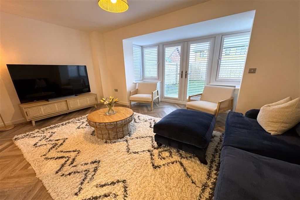 Property photo 3 of 18 (Main)