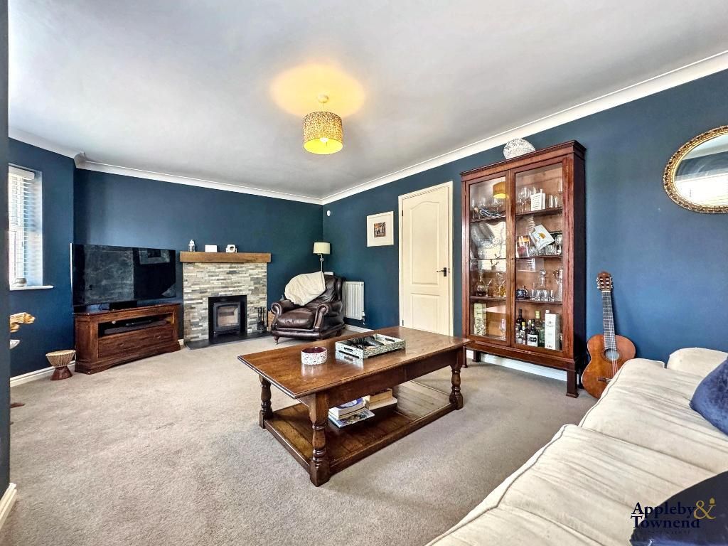 Property photo 3 of 28