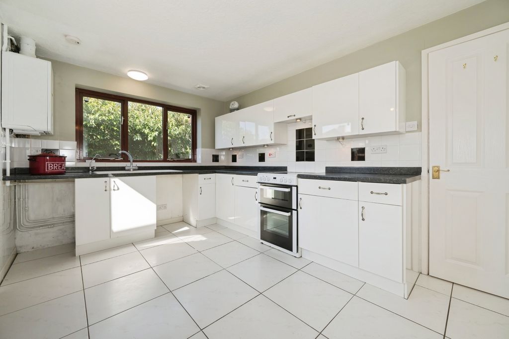 Property photo 2 of 17 Pbox-Img.Jpg