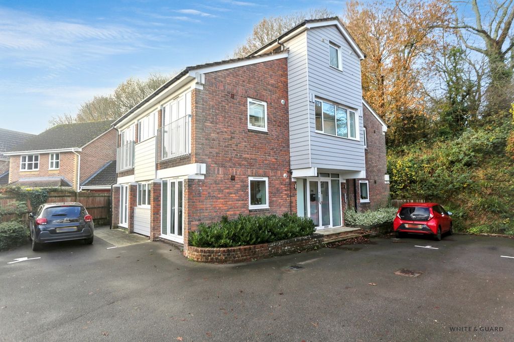 Property photo 1 of 6