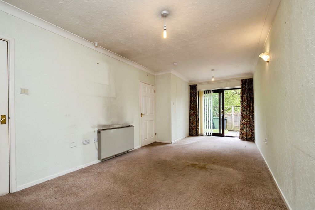 Property photo 2 of 10 Living Room