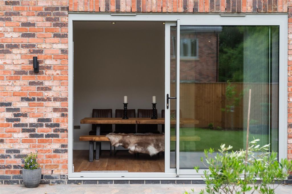 Property photo 2 of 12 Externalx-4.Jpg