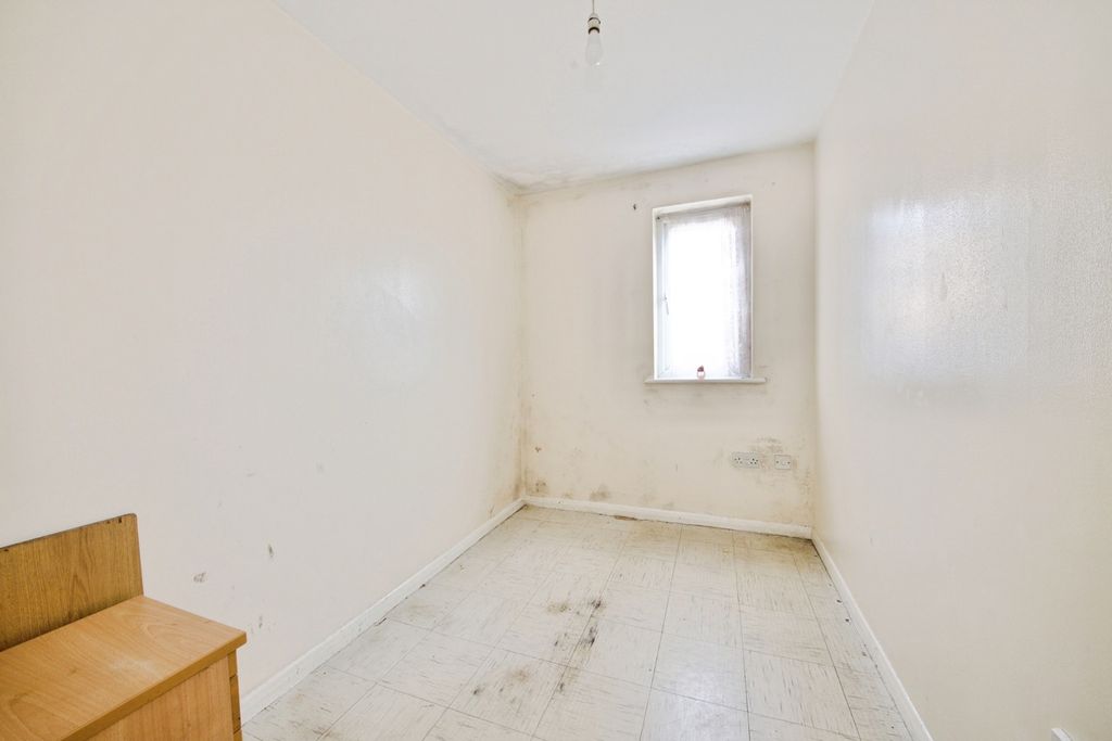 Property photo 2 of 4 Photo