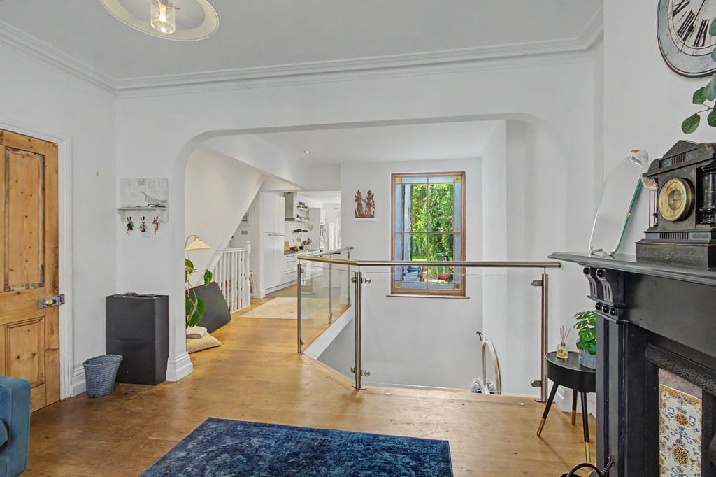 Property photo 2 of 24