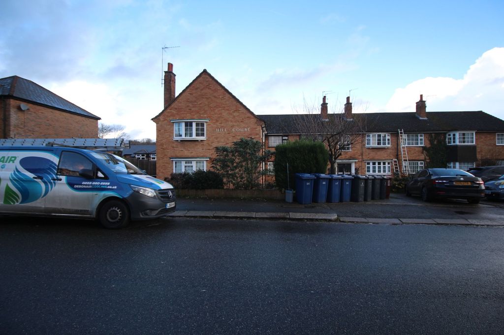 Property photo 1 of 6