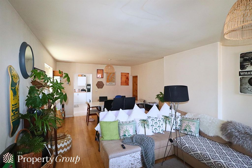 Property photo 2 of 12 29 Coventry Road (11).Png