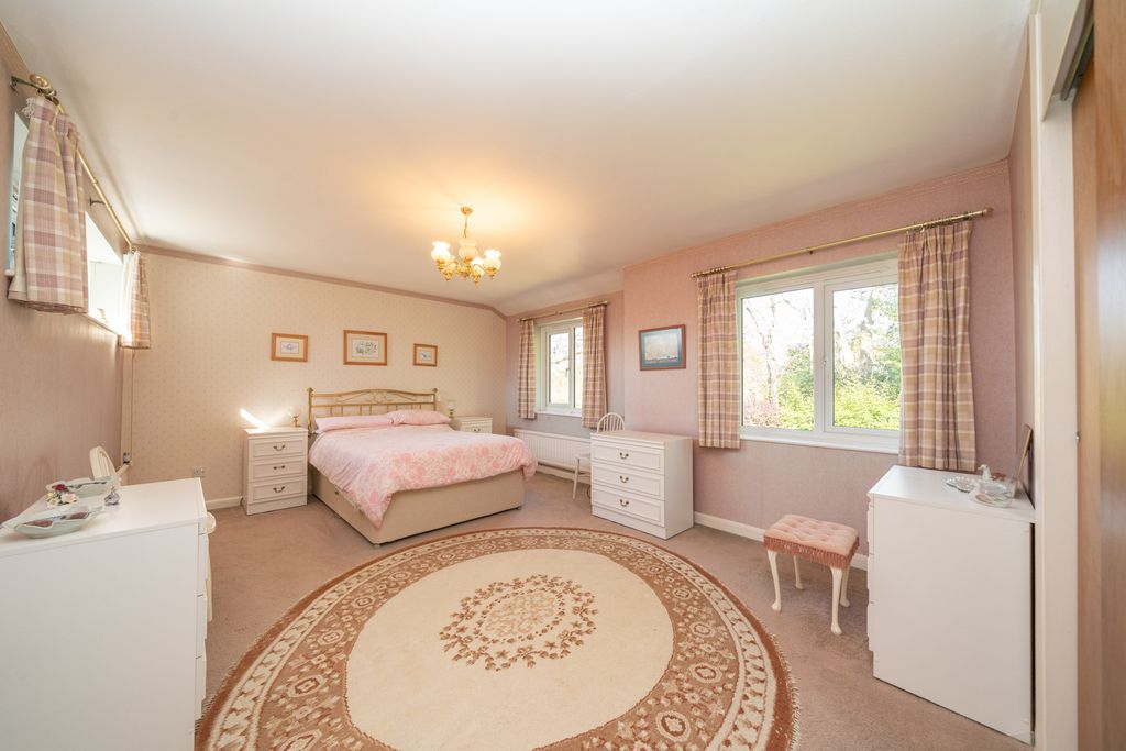 Property photo 3 of 15 16-Sidford-Close-2447