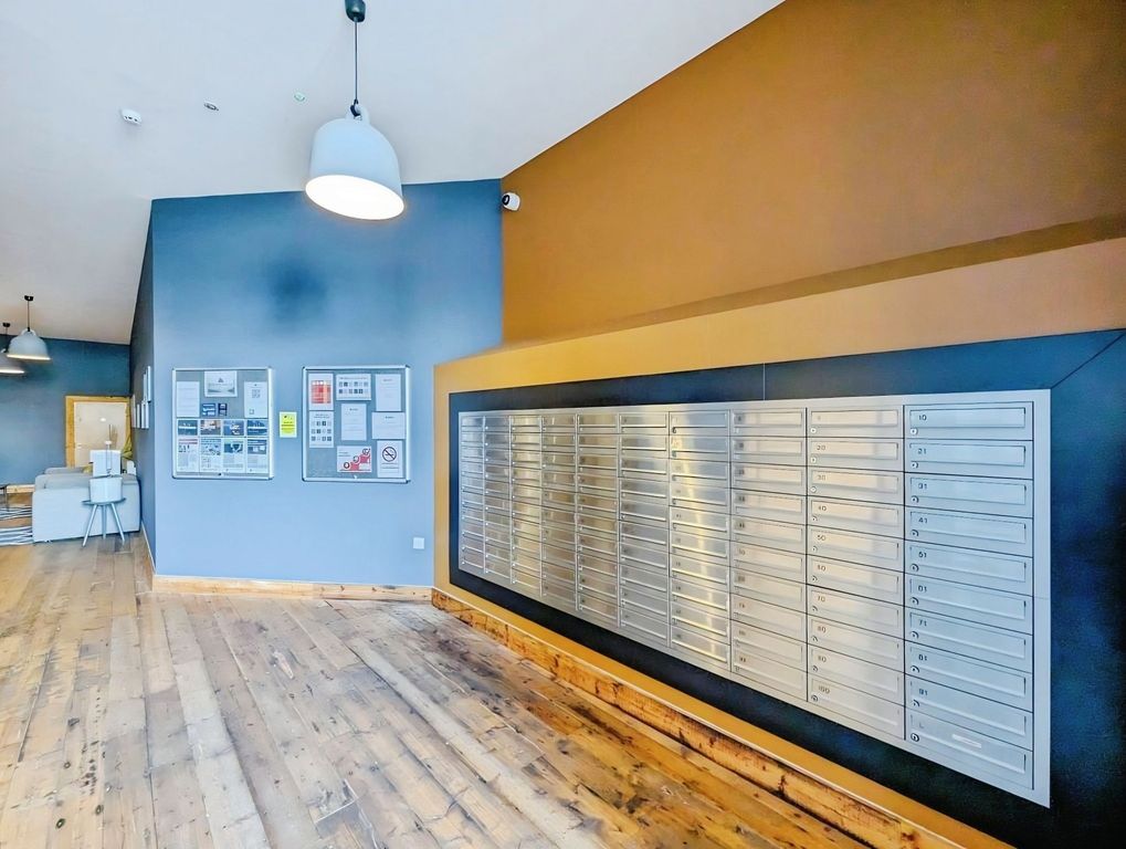 Property photo 2 of 23