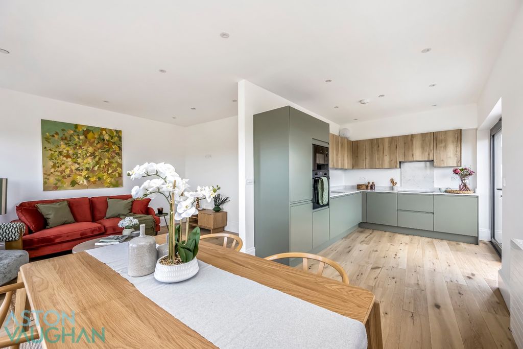 Property photo 3 of 44 5528082