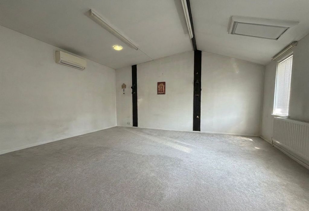 Property photo 3 of 7