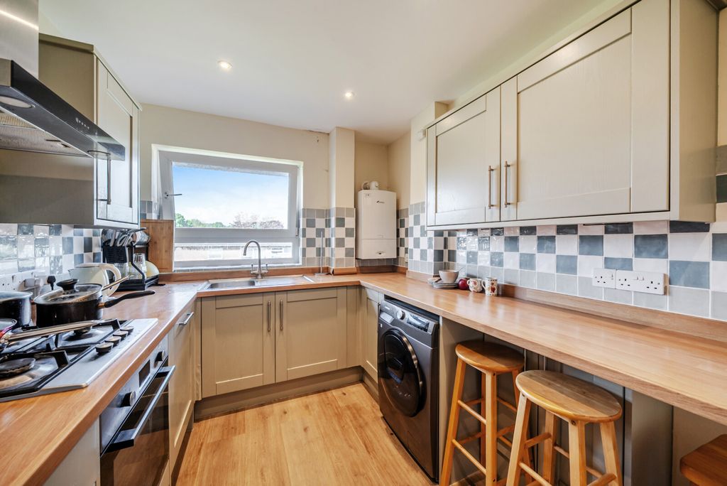 Property photo 2 of 16 1457056-8-69Fc4F2...