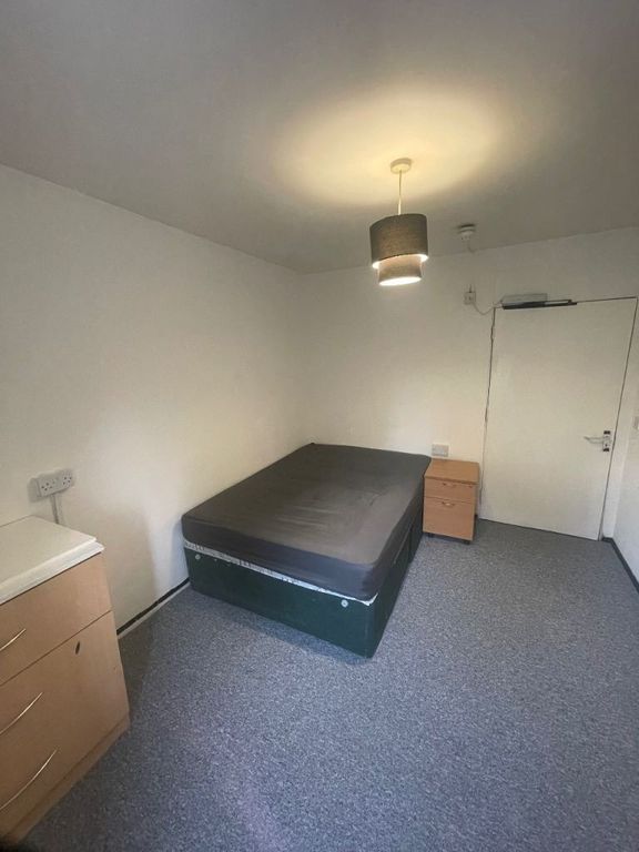 Property photo 1 of 3