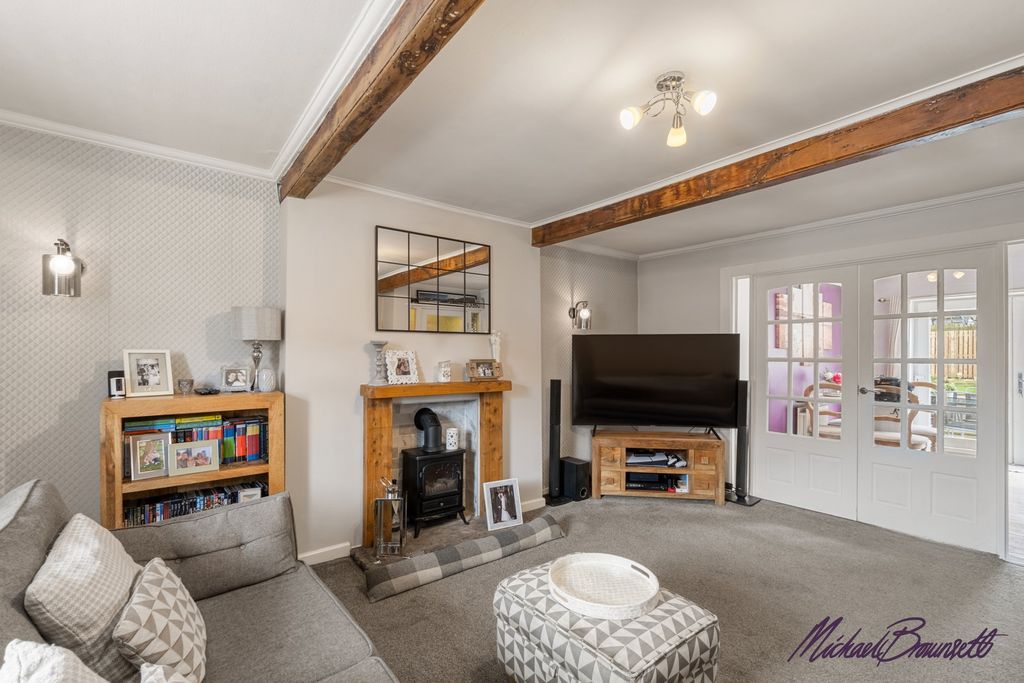 Property photo 2 of 27