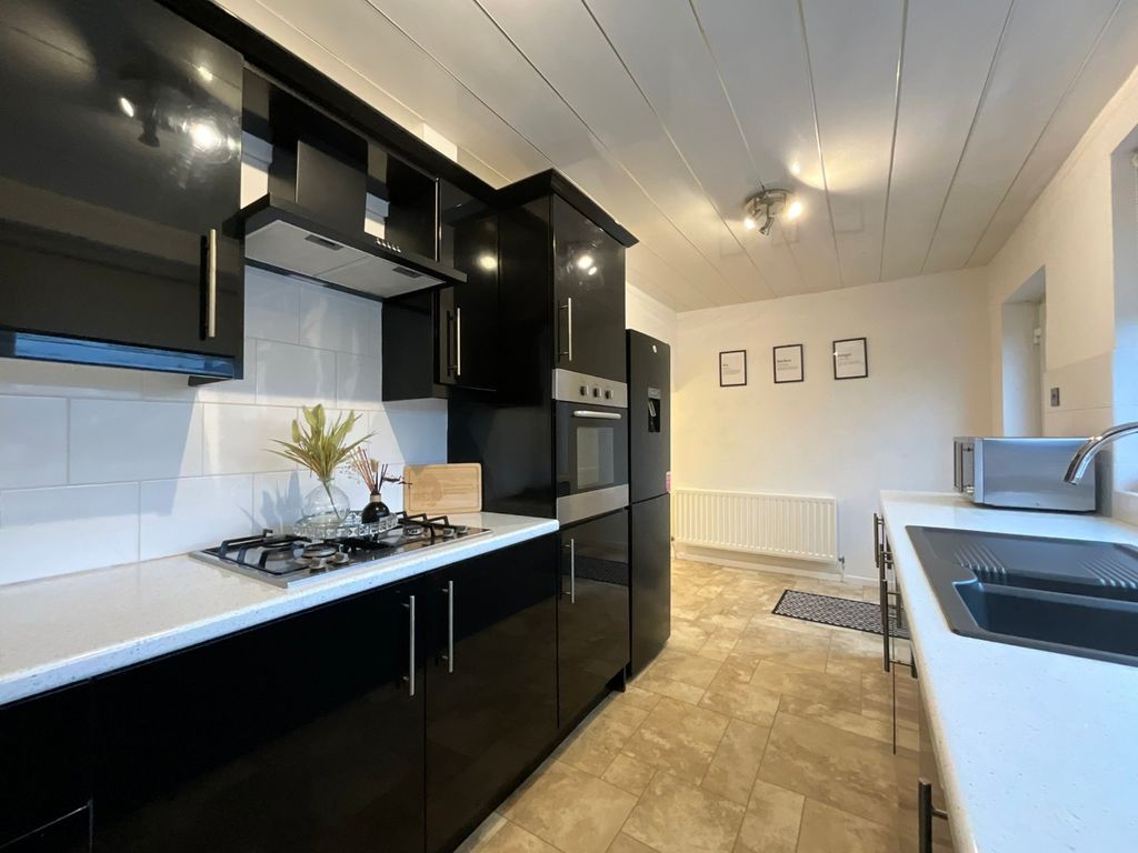 Property photo 2 of 13 4697633