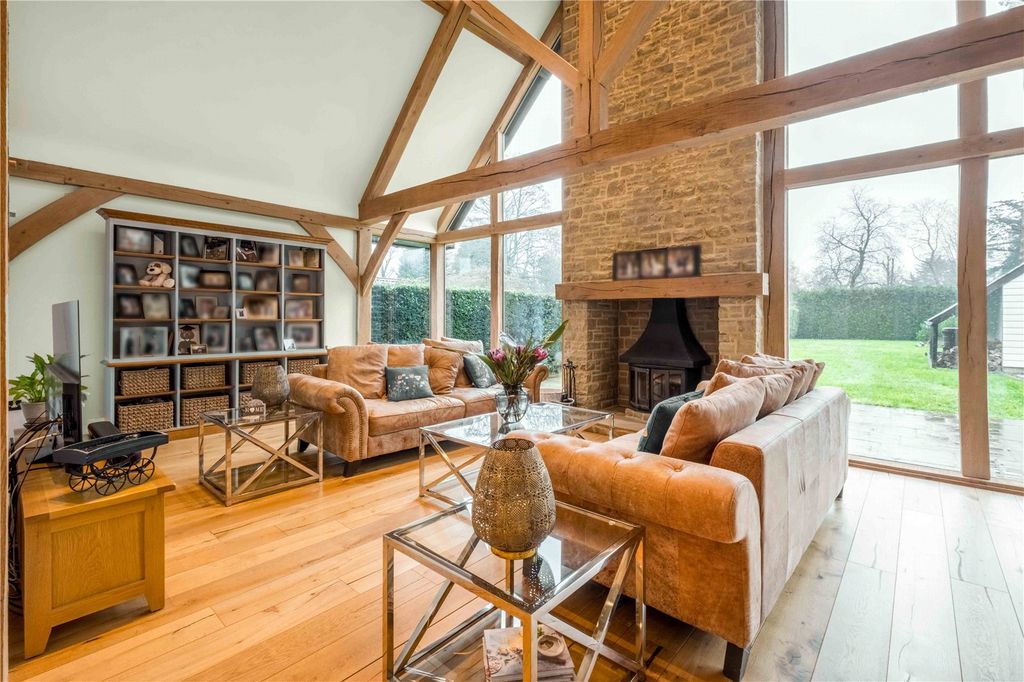 Property photo 2 of 25 Sitting Room