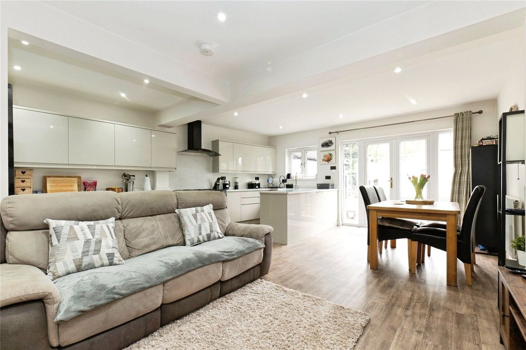 Property photo 3 of 15 Kitchen Diner