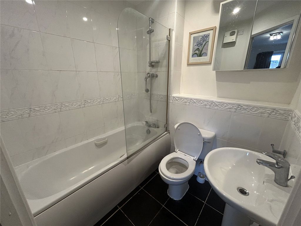 Property photo 3 of 6 Picture No. 11