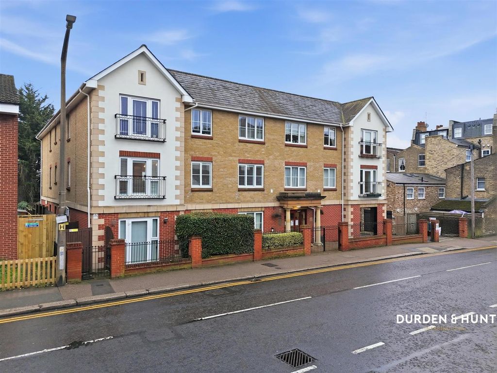 Property photo 1 of 14 Victoria Road