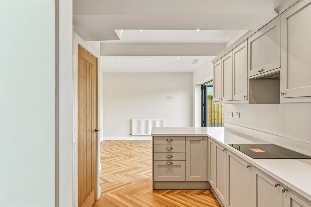 Property photo 3 of 22 Picture 3