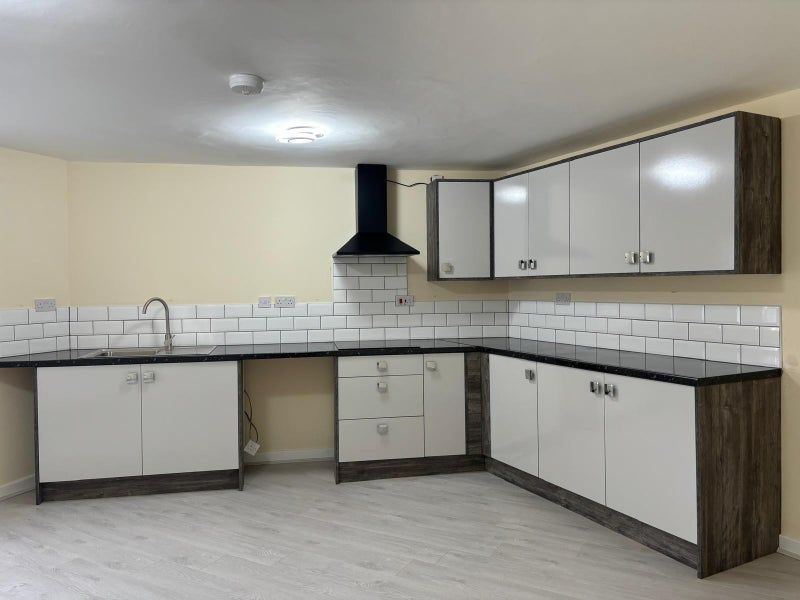 Property photo 1 of 6 Open Plan Rent