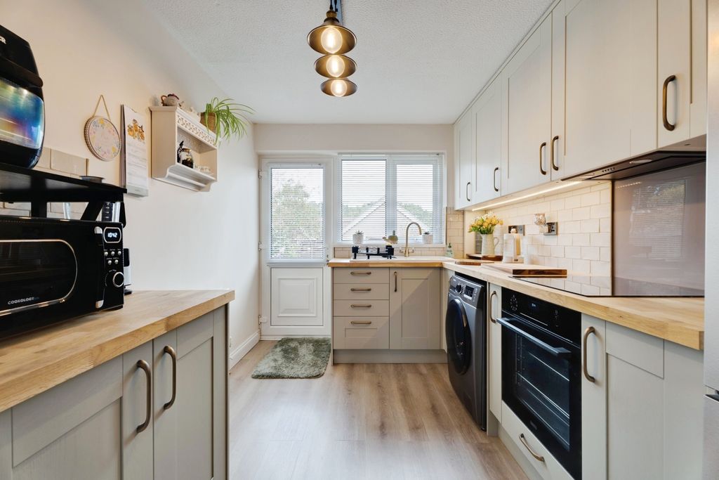 Property photo 2 of 17 Pbox-Img.Jpg