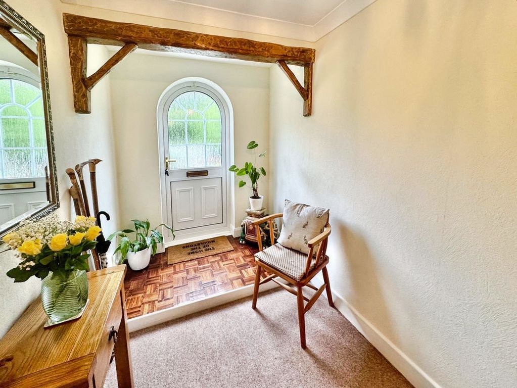 Property photo 2 of 17 Entrance