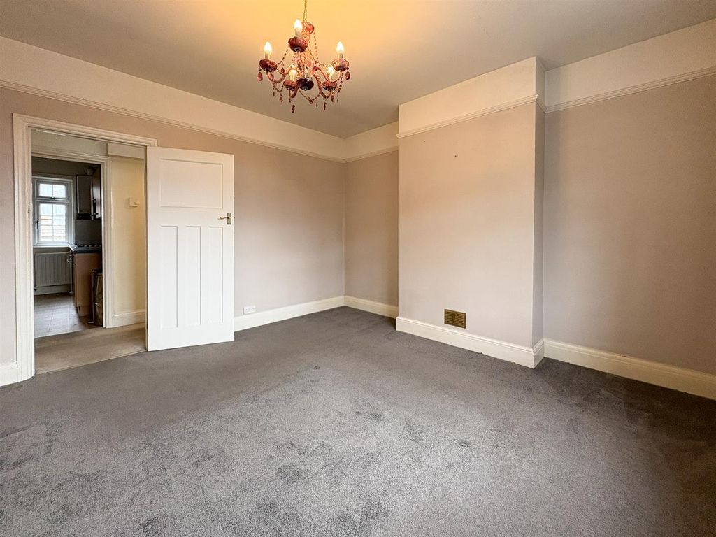 Property photo 2 of 12 Bedroom 1..Jpg