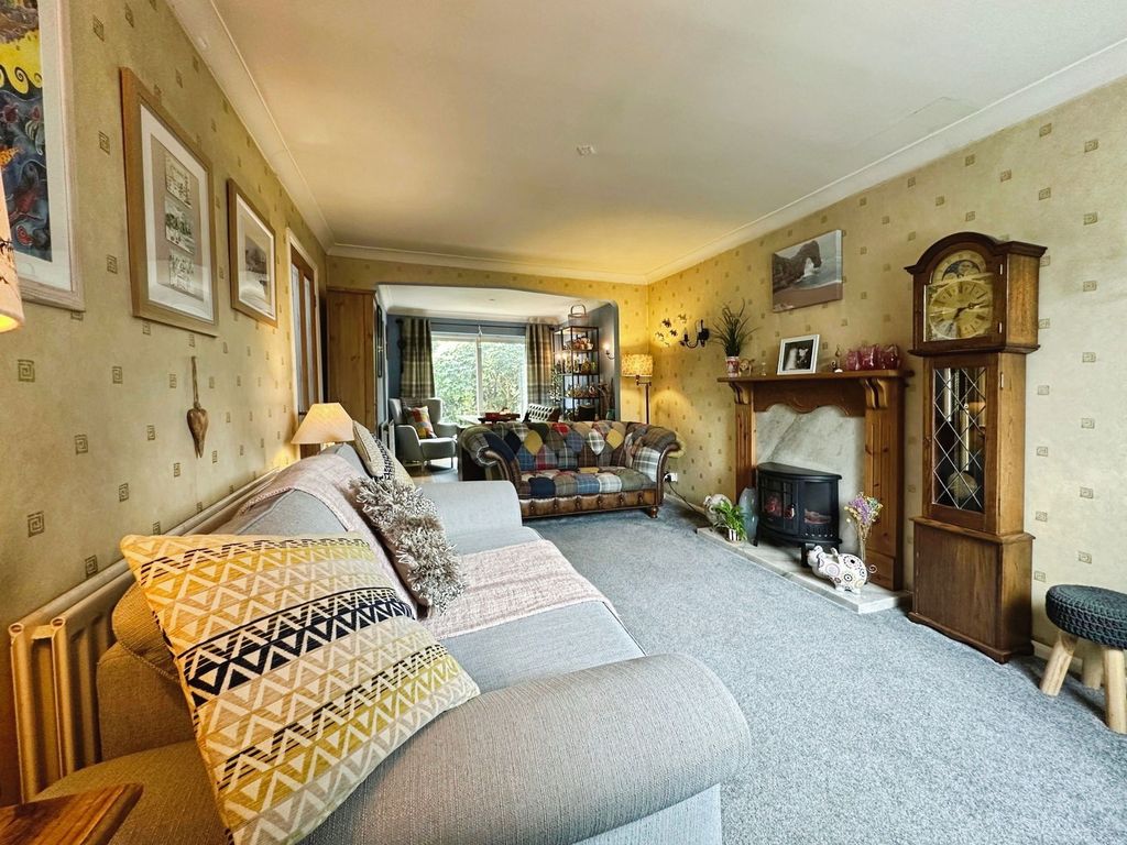 Property photo 3 of 21