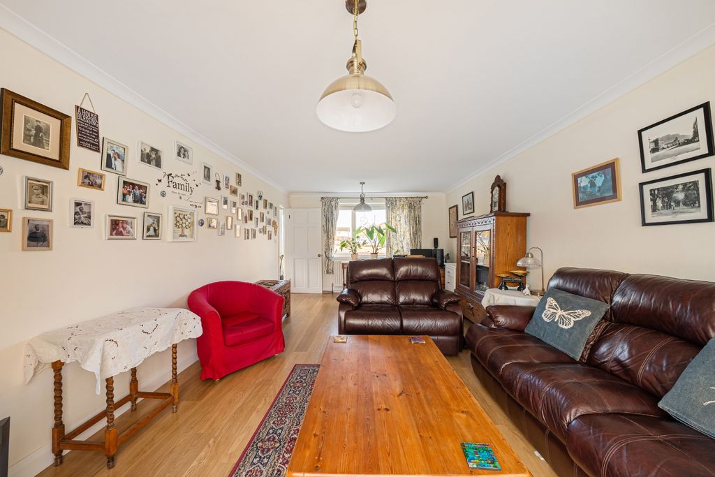 Property photo 3 of 25 4655263