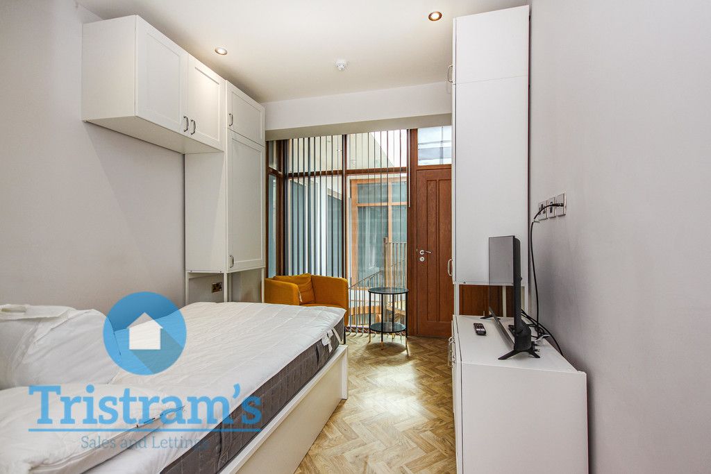 Property photo 3 of 12 9