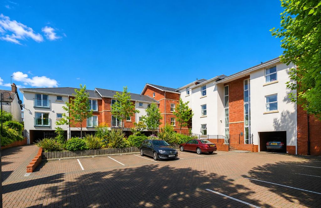 Property photo 1 of 11 929Bf4E4-Ffcf-4F13-892F-2d0Da31939c7.Png