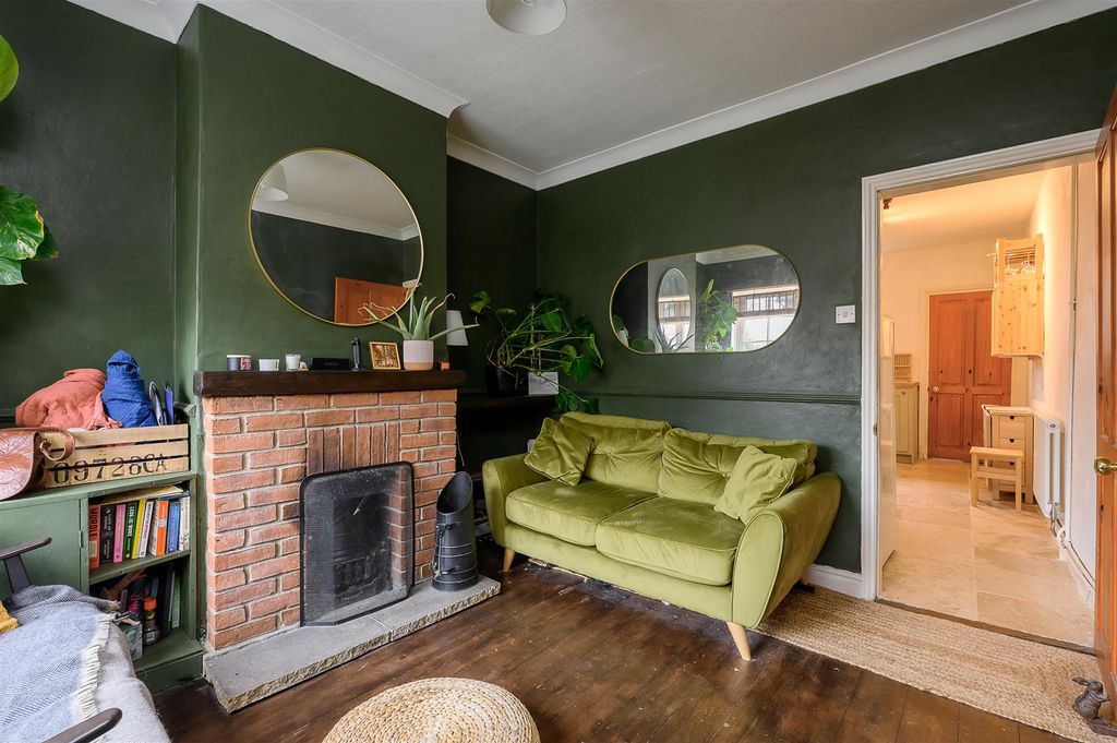 Property photo 2 of 18 Living Room