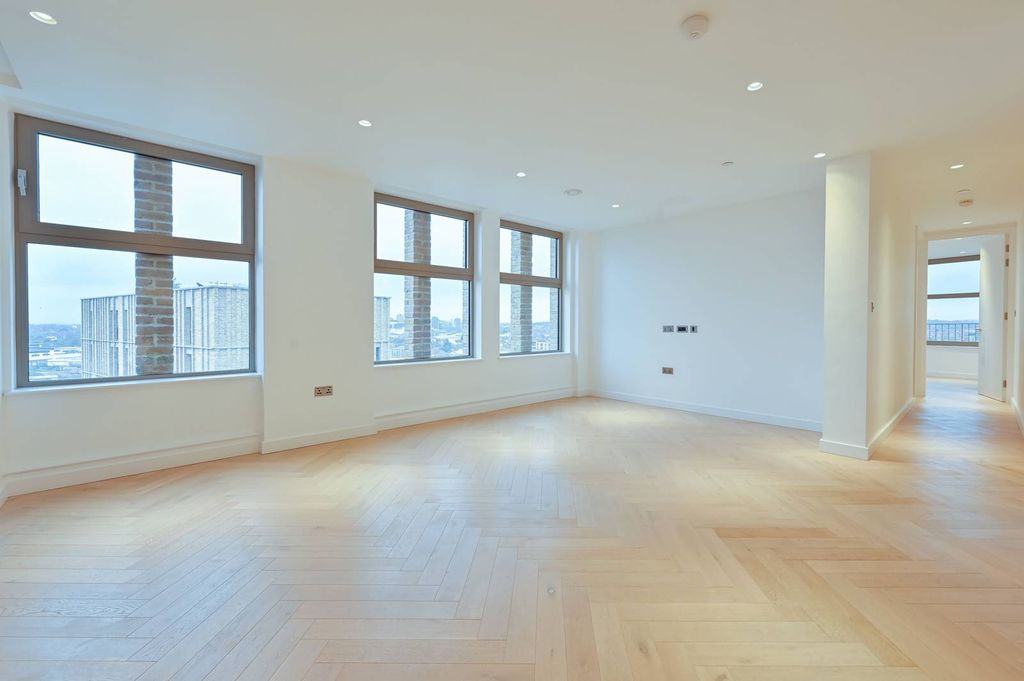 Property photo 1 of 26